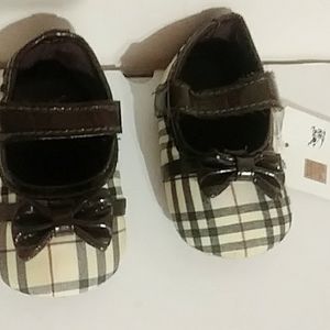 Burberry girl shoes